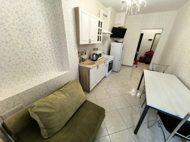 Снять квартиру в районе Ленинградский в Калининграде. Вариант № 3129273, 8, площадь -  квм, цена 40000 рублей