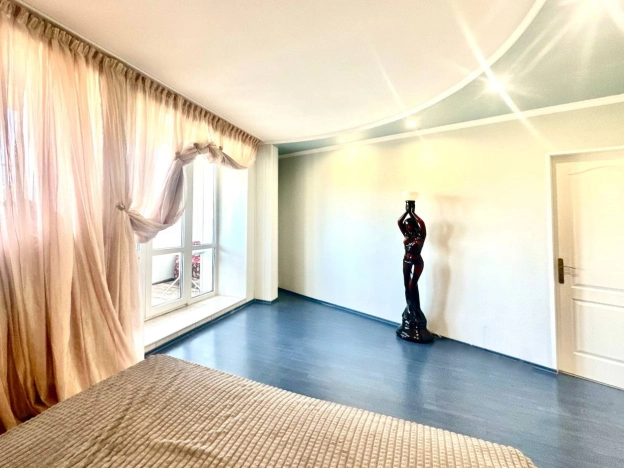 Купить трехкомнатную квартиру в Калуге. Вариант № 42880, 9, площадь -  квм, цена 11199000 рублей