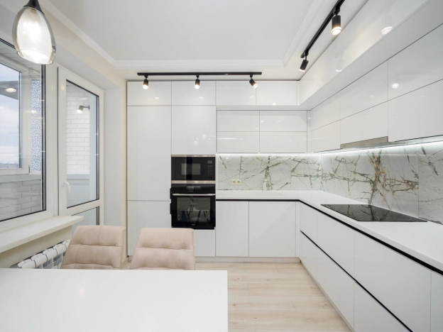 Купить трехкомнатную квартиру в Омске. Вариант № 3868048, 0, площадь -  квм, цена 9800000 рублей