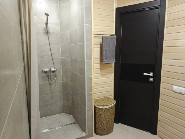 Купить дом в Микрорайоне Порт-Артур в Омске. Вариант № 2906613, 15, площадь -  квм, цена 6200000 рублей