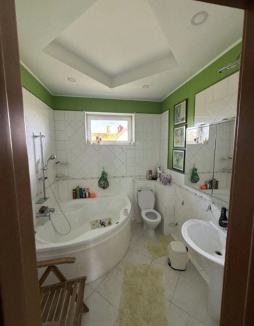 Купить дом в Москве. Вариант № 10036429, 8, площадь -  квм, цена 30000000 рублей