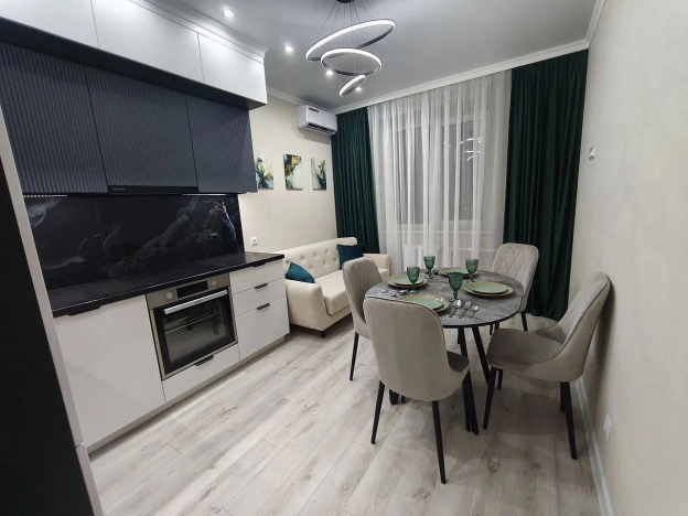 Купить трехкомнатную квартиру в Ростовской области. Вариант № 9907070, 0, площадь -  квм, цена 10000000 рублей