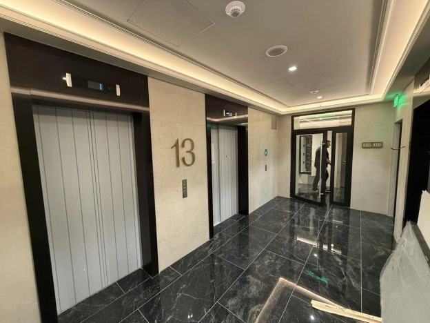 Купить квартиру в Москве. Вариант № 9936998, 9, площадь -  квм, цена 23300000 рублей