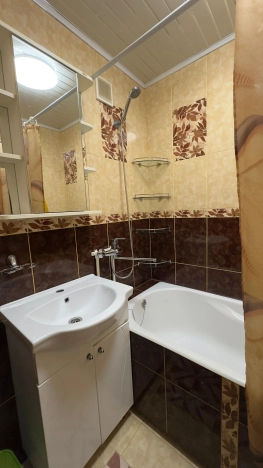 Купить трехкомнатную квартиру в Омске. Вариант № 2813611, 21, площадь -  квм, цена 6490000 рублей