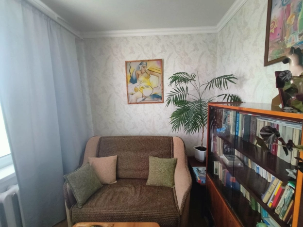 Купить трехкомнатную квартиру на улице Интернациональная в Белгородской области. Вариант № 2469558, 6, площадь -  квм, цена 3200000 рублей