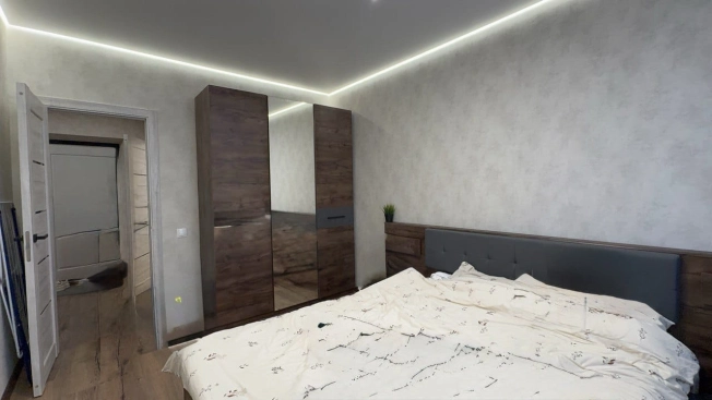 Купить однокомнатную квартиру в Ростовской области. Вариант № 51358, 5, площадь -  квм, цена 6300000 рублей