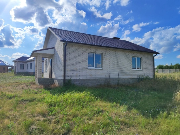 Купить дом на улице Офицерская в Белгородской области. Вариант № 900025, 4, площадь -  квм, цена 3050000 рублей