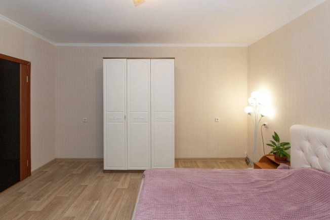 Купить квартиру в Тобольске. Вариант № 9857411, 8, площадь -  квм, цена 9300000 рублей