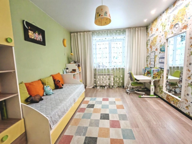 Купить трехкомнатную квартиру в Новосибирске. Вариант № 9561913, 21, площадь -  квм, цена 9900000 рублей