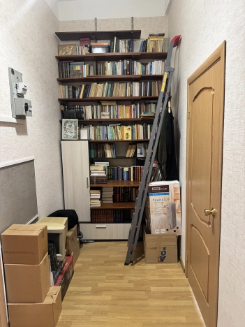 Купить однокомнатную квартиру на вторичке у метро Проспект Ветеранов в Санкт-Петербурге. Вариант № 3767719, 6, площадь -  квм, цена 4950000 рублей