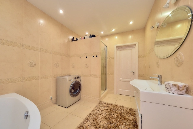 Купить двухкомнатную квартиру в районе Железнодорожный в Рязани. Вариант № 3975570, 13, площадь -  квм, цена 13850000 рублей