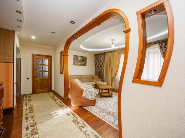 Купить дом в Микрорайоне Порт-Артур в Омске. Вариант № 2580432, 29, площадь -  квм, цена 20000000 рублей