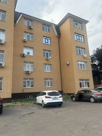 Купить трехкомнатную квартиру в Ростовской области. Вариант № 3527552, 0, площадь -  квм, цена 11999999 рублей