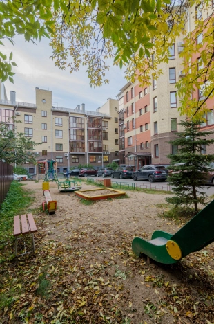 Купить четырехкомнатную квартиру в Вологде. Вариант № 14804, 44, площадь -  квм, цена 33250000 рублей