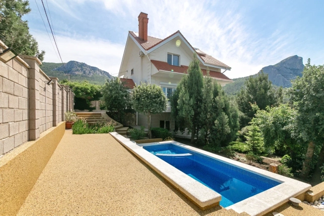 Купить дом в Севастополе. Вариант № 32104, 31, площадь -  квм, цена 67000000 рублей