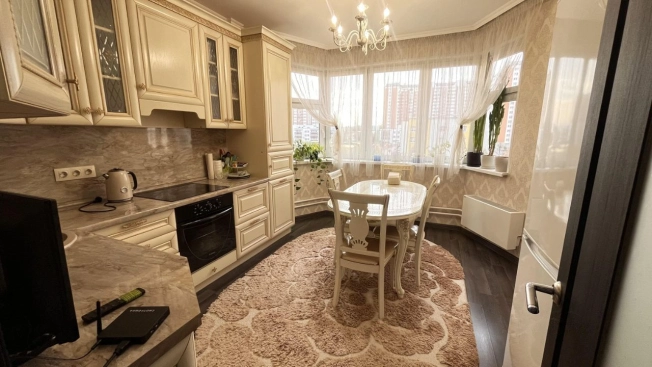 Купить двухкомнатную квартиру в районе Молжаниновский в Химках. Вариант № 10351832, 2, площадь -  квм, цена 9300000 рублей