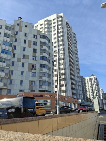 Купить квартиру в Москве. Вариант № 9935960, 17, площадь -  квм, цена 21650000 рублей