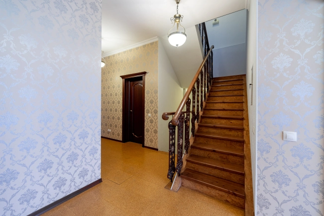 Купить таунхаус в Ленинградской области. Вариант № 58398, 18, площадь -  квм, цена 90000000 рублей