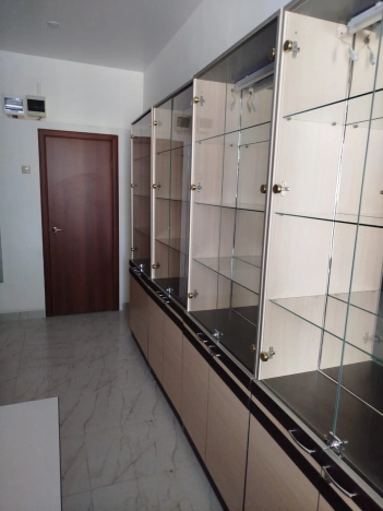 Купить коммерческую недвижимость в Элисте. Вариант № 39413, 2, площадь -  квм, цена 2100000 рублей