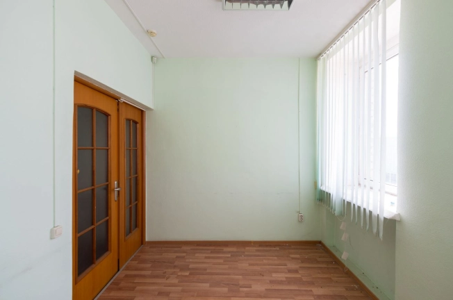 Снять коммерческую недвижимость в Тобольске. Вариант № 1566, 2, площадь -  квм, цена 100000 рублей