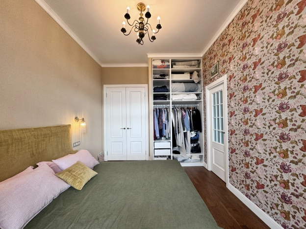 Купить пятикомнатную квартиру в Санкт-Петербурге. Вариант № 29526, 3, площадь -  квм, цена 27450000 рублей