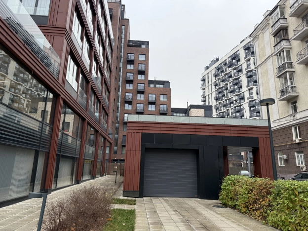 Купить четырехкомнатную квартиру в Москве. Вариант № 9478483, 24, площадь - квм, цена 130000000 рублей