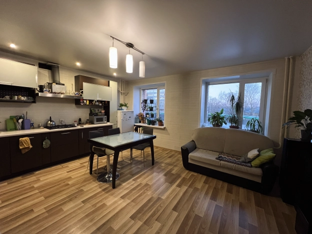 Купить трехкомнатную квартиру в Микрорайоне Водники в Вологде. Вариант № 22757, 0, площадь -  квм, цена 8500000 рублей