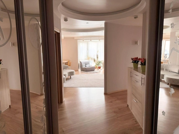 Купить квартиру в Москве. Вариант № 8416118, 3, площадь -  квм, цена 46000000 рублей