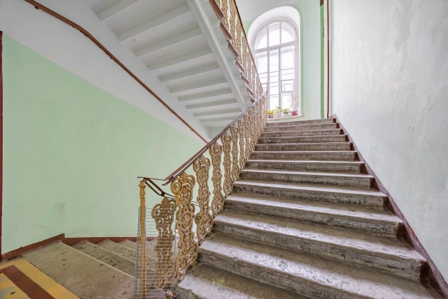 Купить трехкомнатную квартиру в районе Центральный в Санкт-Петербурге. Вариант № 220589, 25, площадь -  квм, цена 18500000 рублей