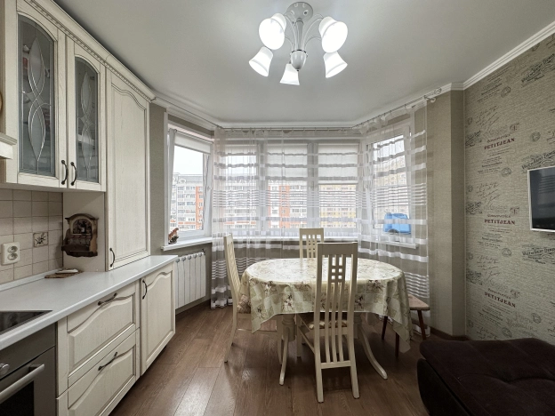 Купить трехкомнатную квартиру на улице Сколковская в Одинцове. Вариант № 7492936, 4, площадь -  квм, цена 19300000 рублей