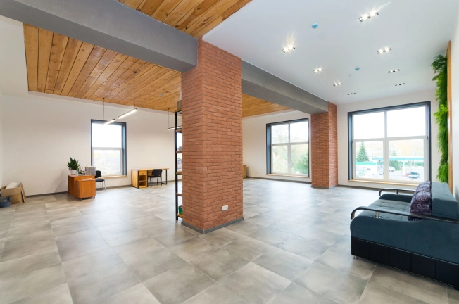 Купить коммерческую недвижимость свободного назначения в Тобольске. Вариант № 1114, 6, площадь -  квм, цена 18000000 рублей