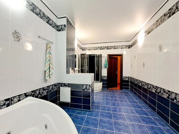 Купить многокомнатную квартиру в Республике Башкортостан. Вариант № 53405, 15, площадь -  квм, цена 12700000 рублей