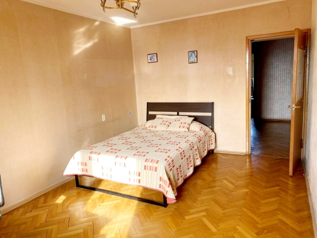 Купить четырехкомнатную квартиру в ЦАО в Москве. Вариант № 35516, 3, площадь -  квм, цена 48000000 рублей