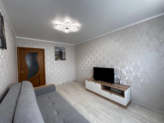 Купить однокомнатную квартиру на улице Полевая в Калужской области. Вариант № 238357, 4, площадь -  квм, цена 2299000 рублей