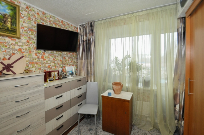 Купить квартиру в Бердске. Вариант № 2481232, 3, площадь -  квм, цена 2150000 рублей