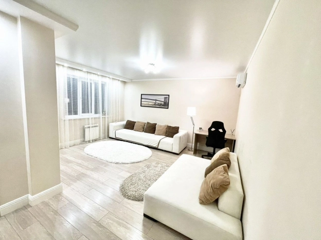 Снять квартиру в Новосибирске. Вариант № 9991830, 3, площадь -  квм, цена 65000 рублей