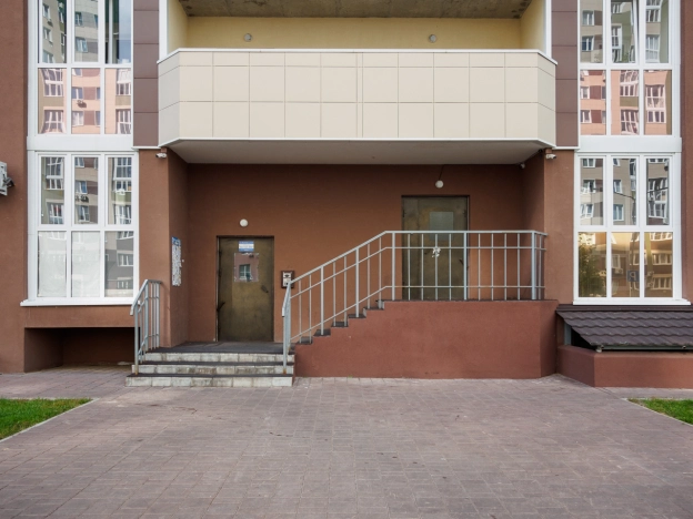 Купить однокомнатную квартиру в Омске. Вариант № 3994210, 17, площадь -  квм, цена 5999000 рублей