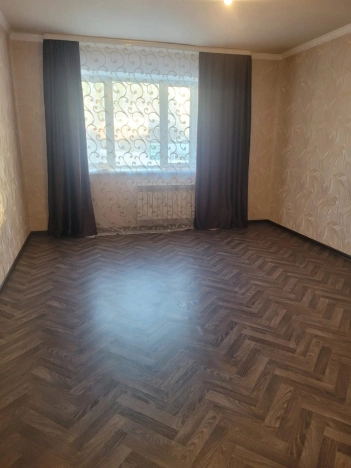 Купить трехкомнатную квартиру в Микрорайоне Бугринская роща, Кировский район в Новосибирске. Вариант № 25599, 15, площадь -  квм, цена 9500000 рублей