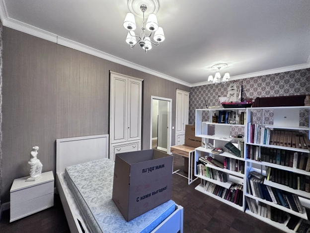 Купить пятикомнатную квартиру в Санкт-Петербурге. Вариант № 10129739, 19, площадь -  квм, цена 35900000 рублей