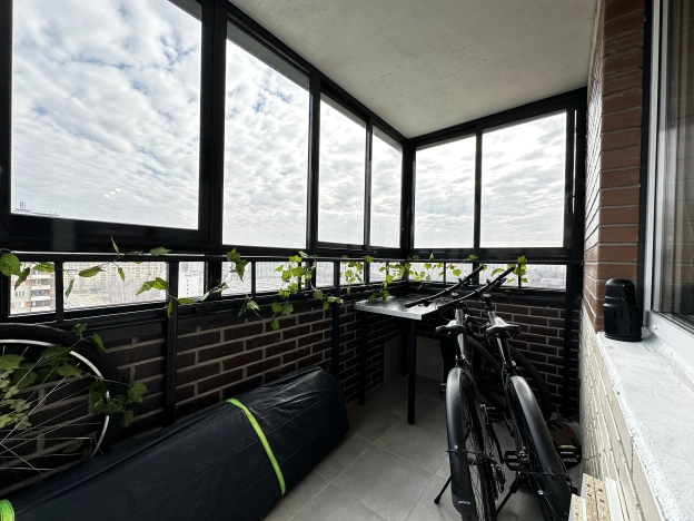 Купить трехкомнатную квартиру на улице Московское шоссе в Санкт-Петербурге. Вариант № 31078, 34, площадь -  квм, цена 20000000 рублей