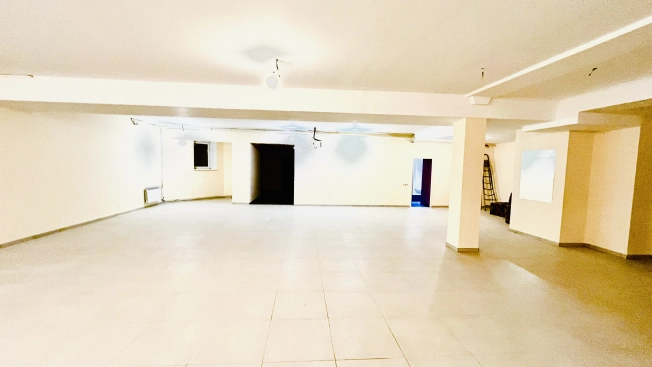 Снять коммерческую недвижимость свободного назначения на улице Коммунистическая в Новосибирске. Вариант № 10606, 4, площадь -  квм, цена 121800 рублей