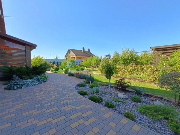 Купить дом на улице Везельская в Белгороде. Вариант № 5551059, 10, площадь -  квм, цена 18400000 рублей