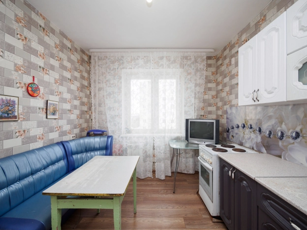 Купить двухкомнатную квартиру в Омске. Вариант № 7248066, 5, площадь -  квм, цена 6900000 рублей