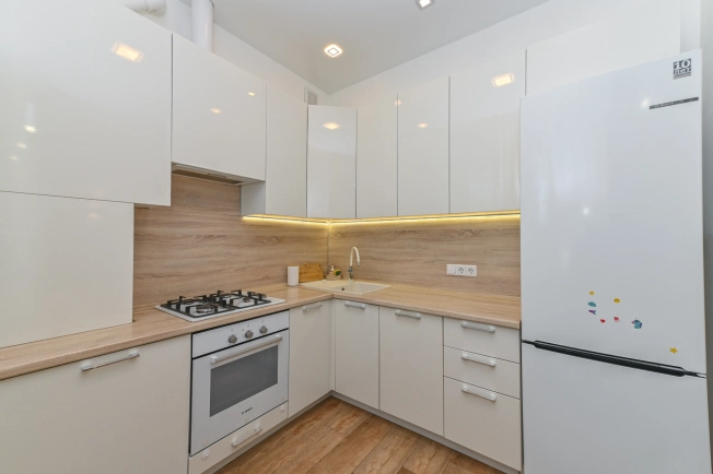 Купить двухкомнатную квартиру в Ростовской области. Вариант № 37085, 0, площадь -  квм, цена 8600000 рублей