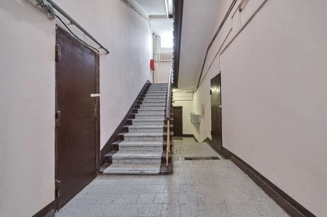 Купить квартиру на вторичке в Москве. Вариант № 18244, 22, площадь -  квм, цена 31900000 рублей