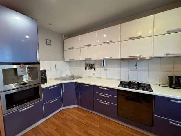 Купить трехкомнатную квартиру в Микрорайоне Ключи в Воронеже. Вариант № 10475441, 7, площадь - квм, цена 9500000 рублей