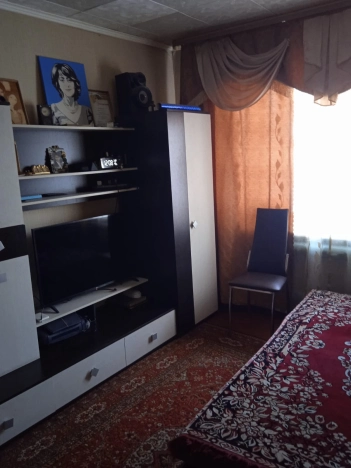 Купить трехкомнатную квартиру на вторичке на улице ПМС-180 в Новосибирской области. Вариант № 22500, 10, площадь -  квм, цена 1800000 рублей