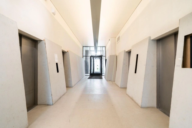 Купить квартиру в Москве. Вариант № 10011738, 6, площадь -  квм, цена 16990000 рублей