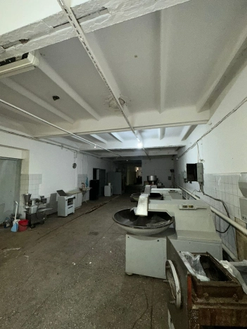 Купить коммерческую недвижимость в Элисте. Вариант № 7281, 17, площадь -  квм, цена 19000000 рублей