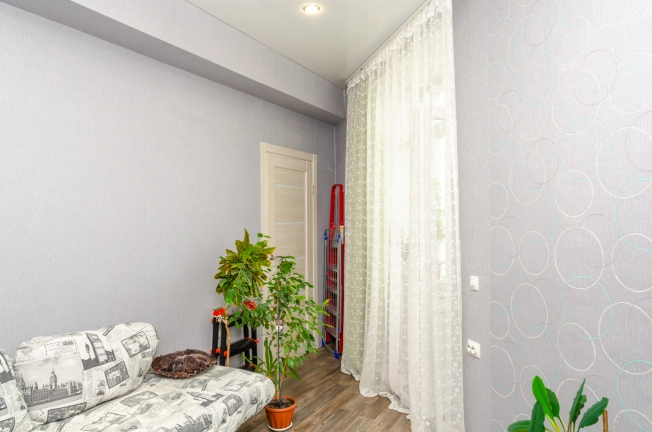 Купить комнату у метро Заельцовская в Новосибирске. Вариант № 4138848, 3, площадь -  квм, цена 2950000 рублей